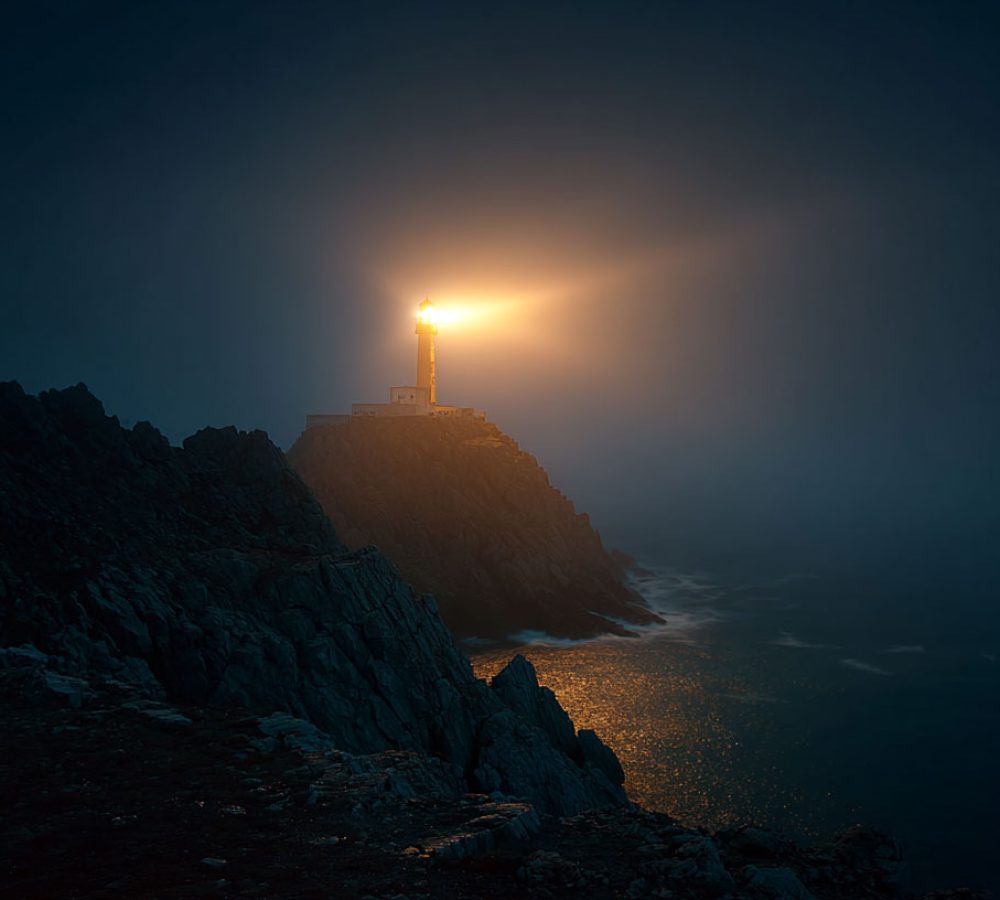 u2981822824_A_dramatic_and_hopeful_photograph_of_a_majestic_l_e277b06d-3dca-4462-9a88-316ba0e9ca01_1 u2981822824_A_dramatic_and_hopeful_photograph_of_a_majestic_l_e277b06d-3dca-4462-9a88-316ba0e9ca01_1